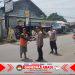 Dekat dengan Rakyat, Personel Polsek Kedungwuni Sapa Pengguna Jalan Lewat Aksi Sosial
