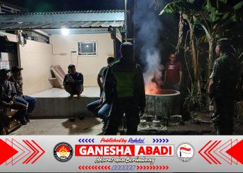 Cegah Gangguan Kamtibmas, Babinsa Ampel Turun Malam Hari Hidupkan Siskamling Desa Candi