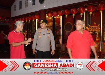 Pastikan Imlek Kondusif, Kapolres Gresik Tinjau Pengamanan di Klenteng Kim Hin Kiong