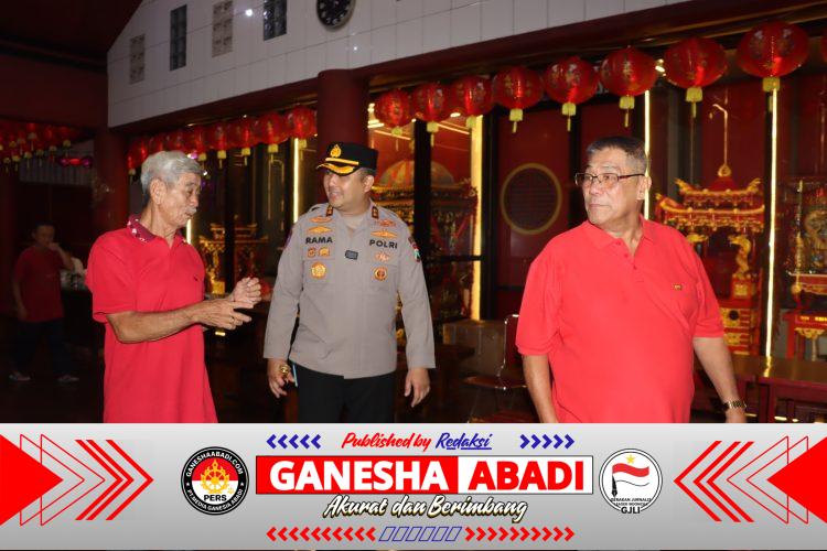 Pastikan Imlek Kondusif, Kapolres Gresik Tinjau Pengamanan di Klenteng Kim Hin Kiong
