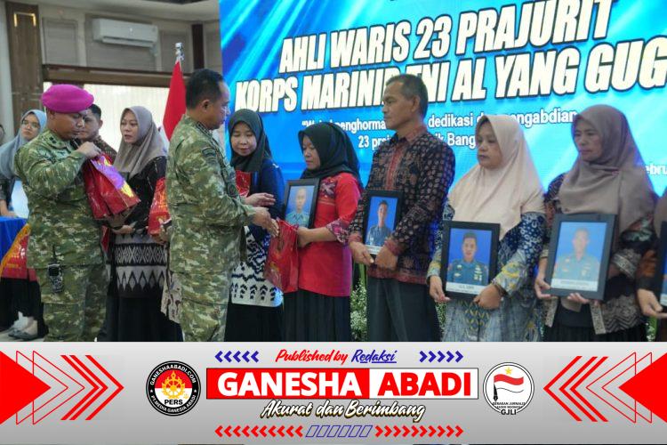 Wujud Empati, Panglima TNI Hadir Kuatkan Keluarga Prajurit Marinir yang Gugur