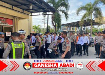 Polresta Banyuwangi Gelar Tes Urine Mendadak Ratusan Personel