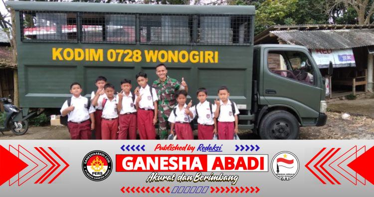 Canda Tawa Dan Edukasi Kunci Kedekatan Satgas TMMD Di Desa Kembang Wonogiri