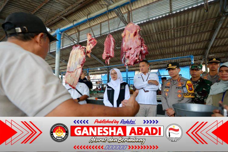 Bupati Ipuk dan Forkopimda Banyuwangi Pantau Harga Bahan Pokok di Pasar Tradisional