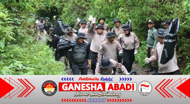 Gerakan Indonesia ASRI : Polres Magetan Gelar Korve di Jalur Pendakian Gunung Lawu