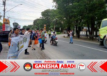 Satreskrim Polres Kendal dan Bhayangkari Bagikan 200 Takjil ke Pengendara