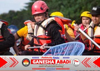 Gerakan Nasional ASRI: Polrestabes Surabaya Bersihkan Kawasan Jembatan Merah