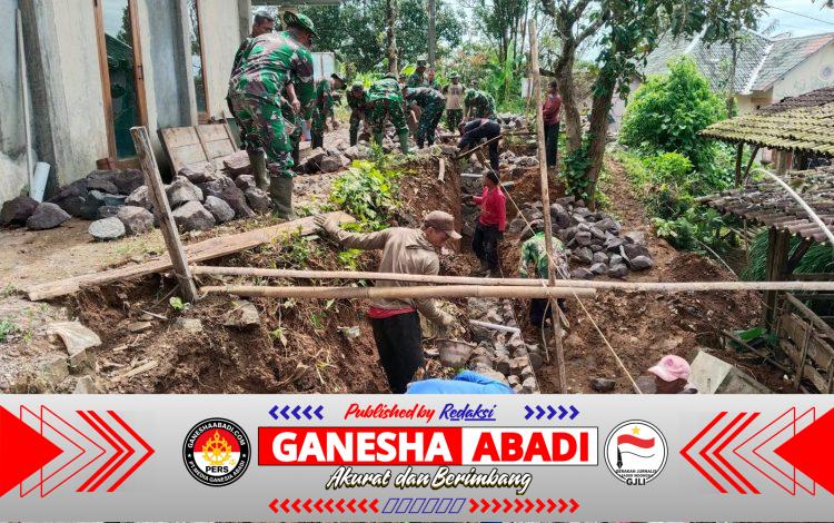 Antisipasi Longsor, Talud Masjid Sepanjang Tiga Belas Meter Jadi Target Satgas TMMD 127 Di Desa Kembang