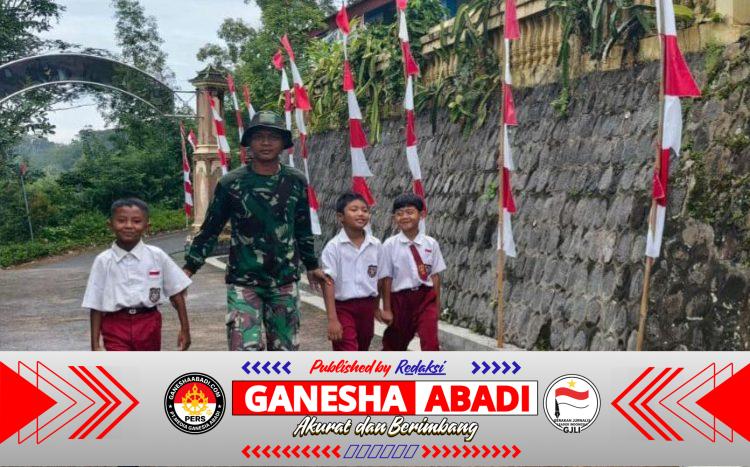 Begini Bukti Kedekatan Anggota Satgas TMMD 127 Kodim Wonogiri Dengan Anak Sekolah Dasar