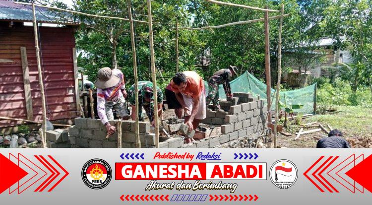 Personel Satgas TMMD Ke-127 Kodim 1514/Morotai Lanjutkan Pembangunan MCK di Desa Dehegila