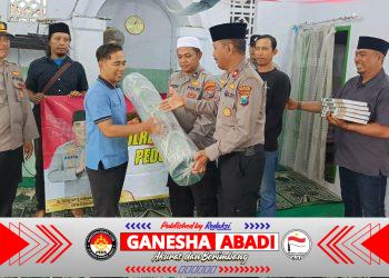 Safari Ramadan, Satuan Pembinaan Masyarakat Polresta Banyuwangi Bantu Sarana Ibadah Musala Al Furqon