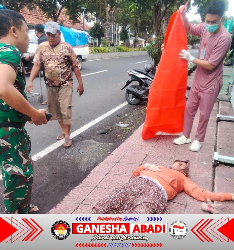 Babinsa Sobo Sigap di Fajar Buta: Detik-Detik Penyelamatan Korban Lakalantas di Depan Koramil Banyuwangi