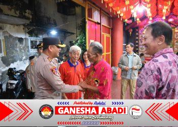 Kapolres Gresik AKBP Ramadhan Nasution Tinjau Langsung Pengamanan Cap Go Meh di Klenteng Kim Hin Kiong