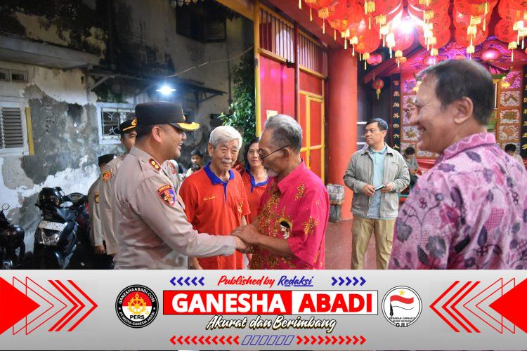 Kapolres Gresik AKBP Ramadhan Nasution Tinjau Langsung Pengamanan Cap Go Meh di Klenteng Kim Hin Kiong