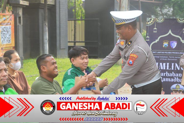 Cepat Dekat Bersahabat : Polres Probolinggo Buka Layanan Samsat dan Sim Keliling Sambil Berbagi Takjil