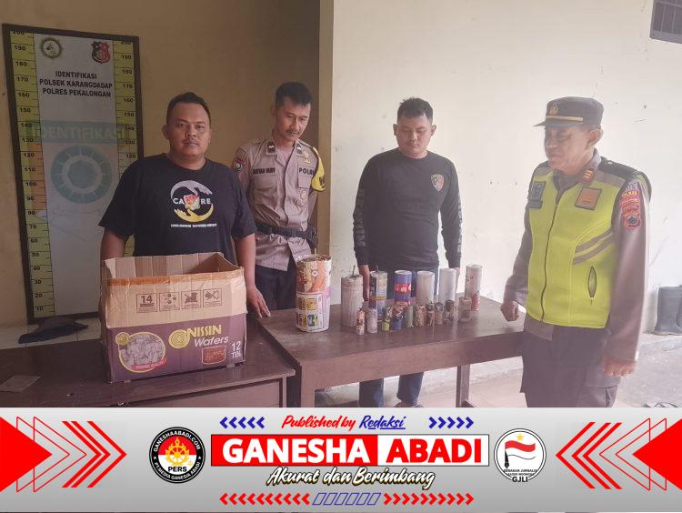 Polsek Karangdadap Amankan 17 Petasan saat Patroli, Warga Diimbau Jaga Keamanan Lingkungan