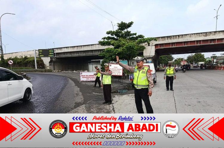 Untuk Kelancaran Arus Balik, Polda Jateng Lagi Lakukan Penyekatan Truk Sumbu Tiga di Ujung Tol Kaligawe