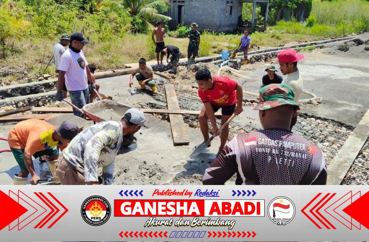 Personel TMMD Ke-127 Kodim 1514/Morotai Laksanakan Pengecoran Plat Deker Gorong-Gorong di Desa Gotalamo