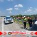 Polres Kendal Beri Pertolongan Cepat Pemudik Alami Pecah Ban di Tol Batang-Semarang