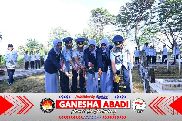 Danlanud Sultan Hasanuddin Hadiri Ziarah HUT Ke-80 TNI AU di TMP Panaikang