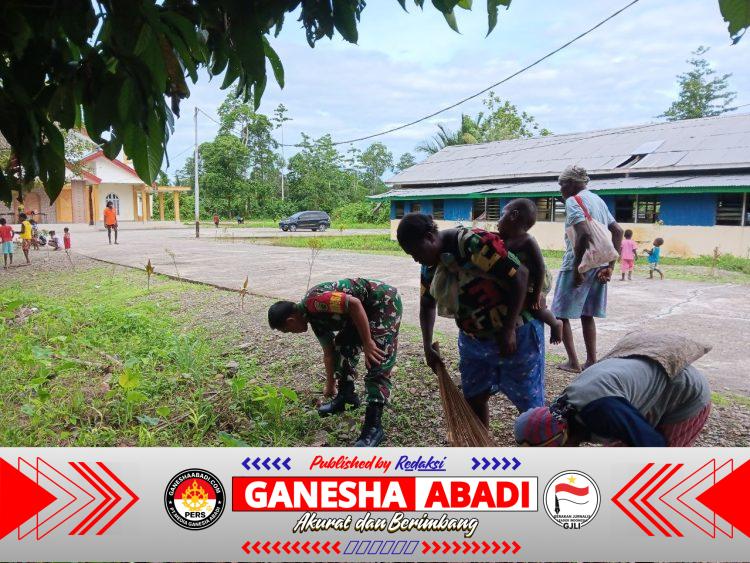 Babinsa Koramil 1710-07/Mapurujaya Ajak Warga Gotong Royong Bersihkan Halaman Gereja