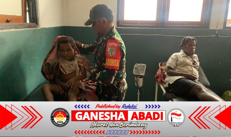 Aparat Gabungan TNI Bersama RSUD Mulia dan PMI Kab Puncak Jaya Evakuasi Pengungsi Korban Penembakan KKB di Distrik Sinak