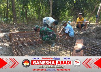 Anyaman Besi Jembatan Garuda Mulai Dibentuk, Gotong Royong TNI dan Warga Cerme Kian Solid