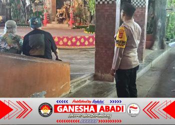 Kegiatan Humanis di Kawasan Wisata Budaya, Bhabinkamtibmas Kesiman Petilan Perkuat Pengamanan Barong Dance di Denpasar Timur