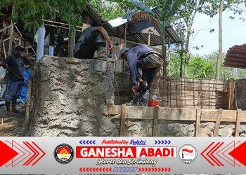 Penuh Semangat, Jembatan Beton Garuda di Sambeng Segera Jadi Akses Andalan Warga