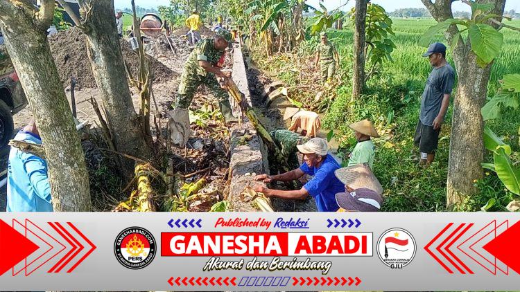Cegah Longsor dan Banjir, Darmadi Pimpin Warga Kerja Bakti Pembersihan Talud