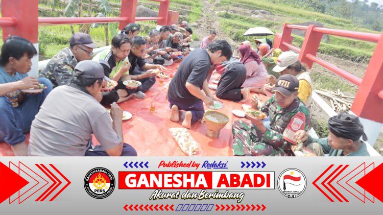 Babinsa Bersama Warga Desa Mendelem Gelar Tasyakuran dan Doa Bersama Atas Selesainya Jembatan Garuda 