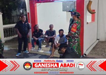 Patroli Malam Babinsa Teras, Perkuat Kamtibmas dan Jalin Kedekatan dengan Warga Mojolegi
