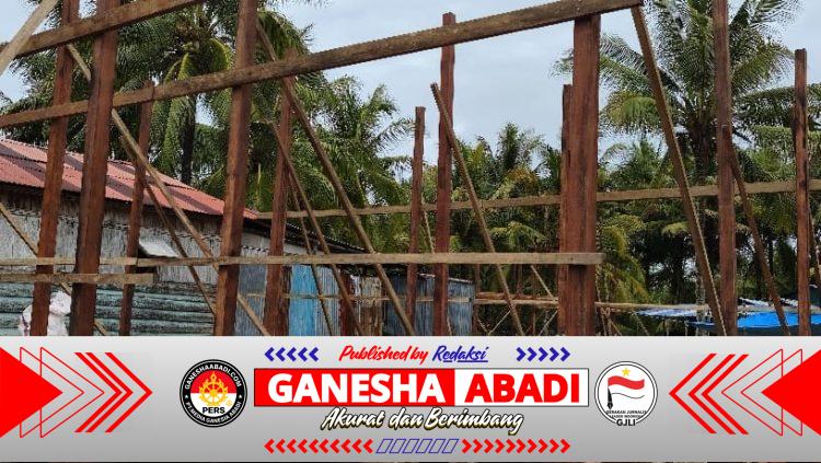 TMMD Ke-128 Kodim 1710/Mimika Gunakan Kayu Besi Berkualitas untuk Bangun Rumah Layak Huni di Kampung Keakwa