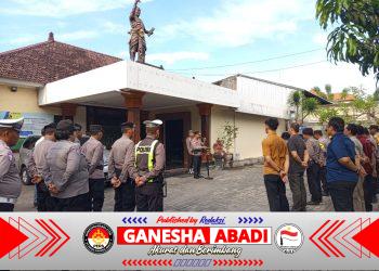 Kapolsek Dentim Tekankan Disiplin dan Respons Cepat Layanan 110 dalam Apel Jam Pimpinan
