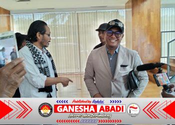 AKTIVIS & MEDIA BANYUWANGI GERUDUK KANTOR PERHUTANI JAKARTA