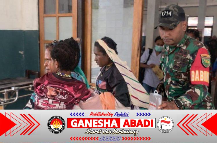 Koramil 1714-01/Mulia Menjadi Pelindung Rakyat Dampingi Evakuasi Korban Menuju RSUD Nabire