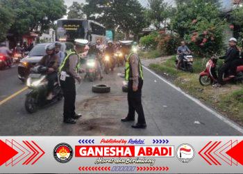 Jalan Nasional Banyuwangi – Jember, Sepeda Motor Tabrak Truk Tangki di Selatan RS Fatimah