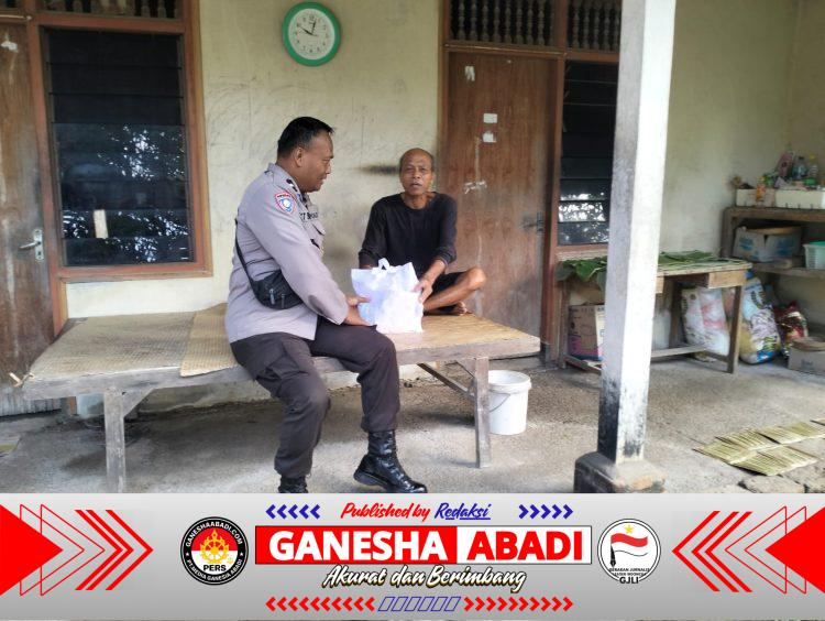 Polri Hadir Humanis, Bhabinkamtibmas Sumerta Kaja Intensifkan DDS dan Salurkan Bantuan Sosial