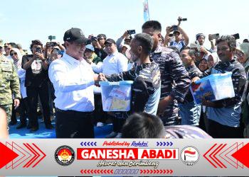 Panglima TNI Bersama Menteri Pertanian Melaksanakan Panen Raya Kedelai Ketahanan Pangan TNI AL di Nganjuk