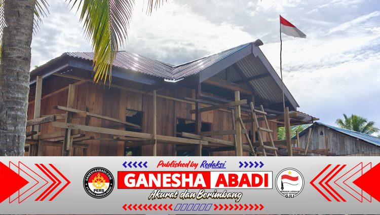 Satgas TMMD Ke-128 Kodim 1710/Mimika: Pemasangan Atap Rampung, Progres Pembangunan 5 Rumah Capai 90 Persen