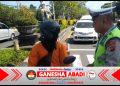 Cegah Pelanggaran Marka Jalan, Unit Lantas Polsek Kuta Selatan Intensifkan Pengaturan Lalu Lintas di Simpang Unud Jimbaran