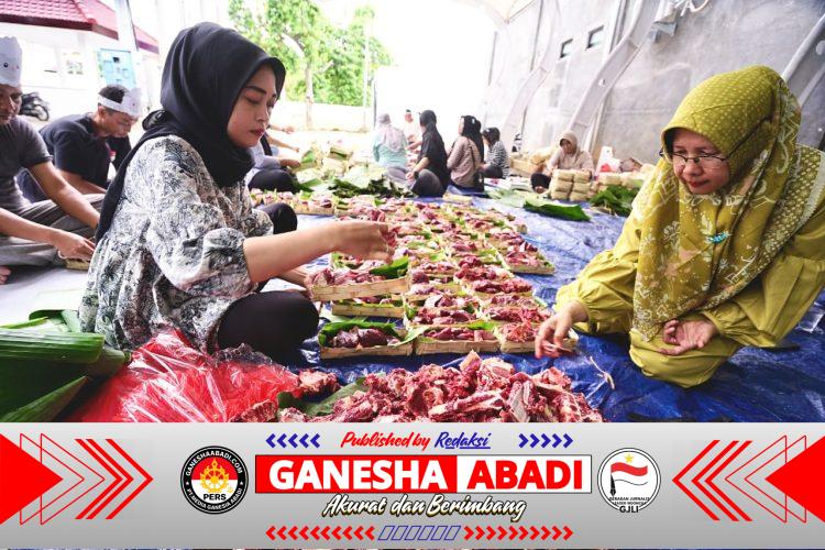 ASN Banyuwangi Gotong Royong Salurkan Ribuan Paket Daging Kurban