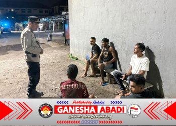 Patroli Sambang Kamtibmas, Polsek Denpasar Barat Ajak Pekerja Laundry Jaga Keamanan Lingkungan