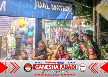 Melalui Patroli Malam, Babinsa Mengajak Warga Wujudkan Wilayah Yang Aman