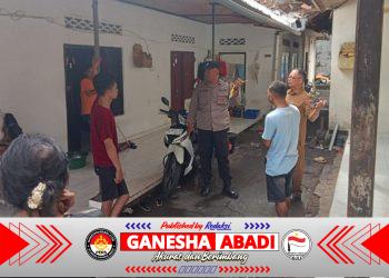 Sambang Door to Door, Bhabinkamtibmas Sumerta Kaja Imbau Penghuni Kos-kosan Jaga Kamtibmas
