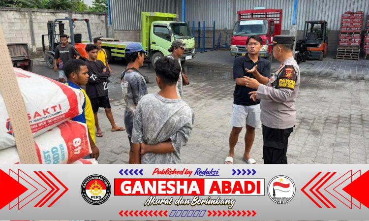 Patroli Sambang Kamtibmas Polsek Denbar Rangkul Sopir dan Kondektur UD. SAM, Wujudkan Situasi Aman dan Kondusif