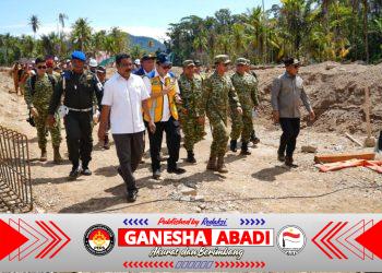 Kasum TNI Tinjau Rehabilitasi Pascabencana dan Serahkan Bantuan Air Bersih di Tapanuli