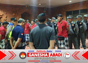 Bhabinkamtibmas Kel. Sumerta Edukasi Warga Tentang Kamtibmas dan Layanan 110 Saat Giat Pendataan Duktang