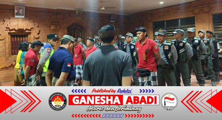 Bhabinkamtibmas Kel. Sumerta Edukasi Warga Tentang Kamtibmas dan Layanan 110 Saat Giat Pendataan Duktang