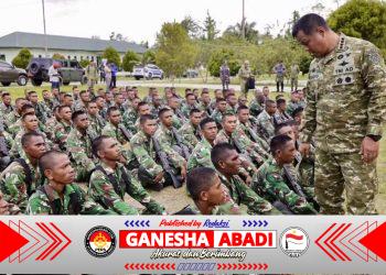 Wapang TNI Dampingi Menhan RI Tinjau Kesiapan Yonif TP 805/KSW di Papua Barat